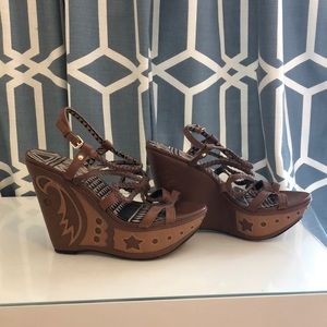 Super cute NWOT jessica Simpson platform wedges